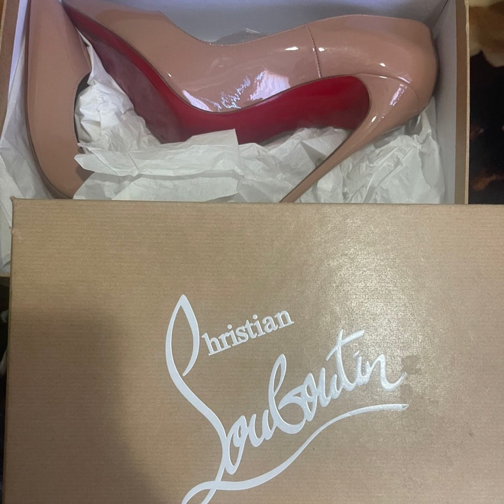 Nude So Kate’s  ((Real ))worn literally for 20 mins brand new with box .
